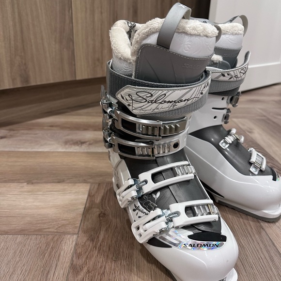 Salomon Ski Boots - Picture 2 of 9